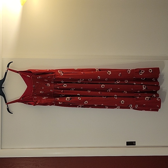 Breezy Red Floral Maxi Dress | Small - Picture 3 of 12